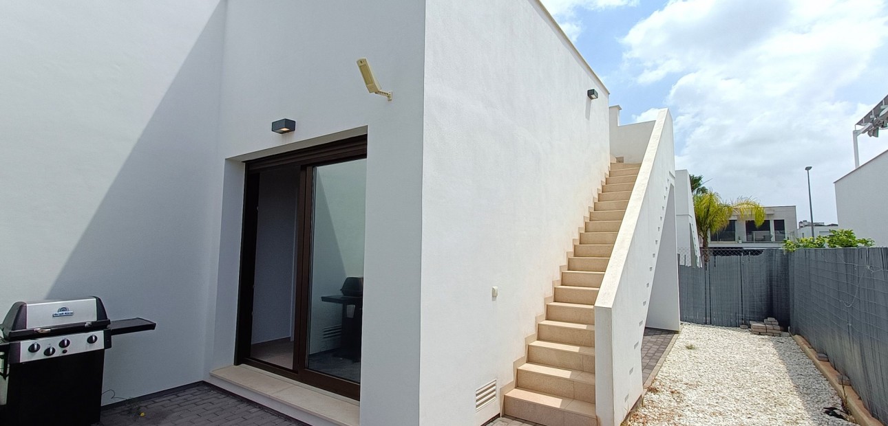 Sale - Detached Villa -
Los Montesinos - Entre Naranjos / Vistabella Golf