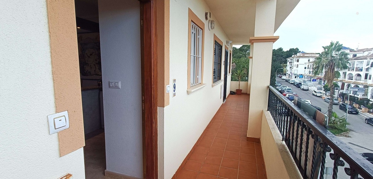 Sale - Apartment / flat -
Orihuela Costa - Villamartin