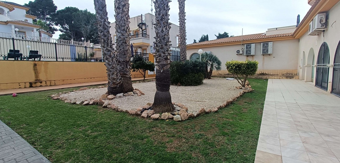 Sale - Apartment / flat -
Orihuela Costa - Villamartin