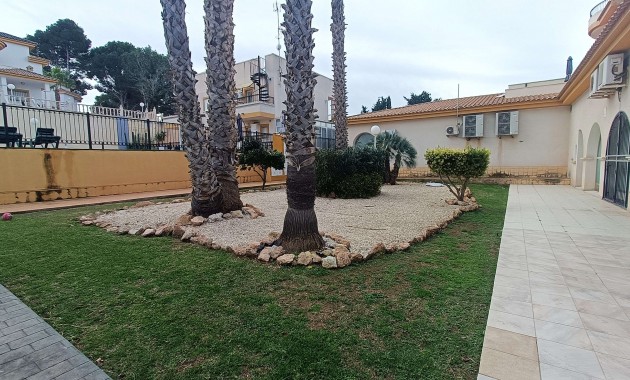 Sale - Apartment / flat -
Orihuela Costa - Villamartin