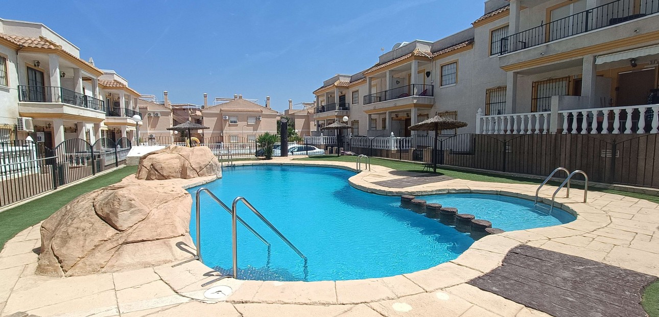 Sale - Apartment / flat -
Algorfa - Montemar