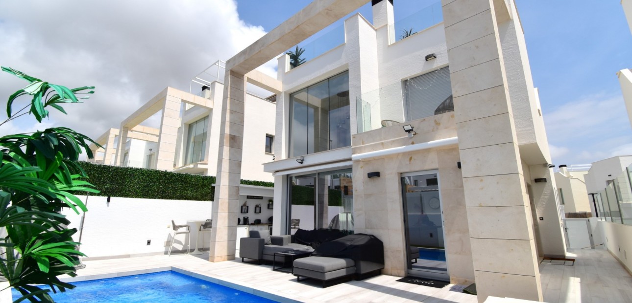 Sale - Detached Villa -
Orihuela Costa - Lomas de Cabo Roig