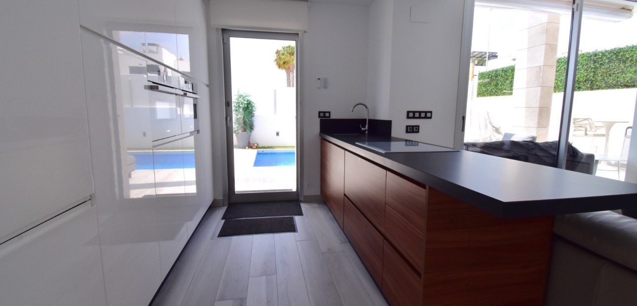 Sale - Detached Villa -
Orihuela Costa - Lomas de Cabo Roig