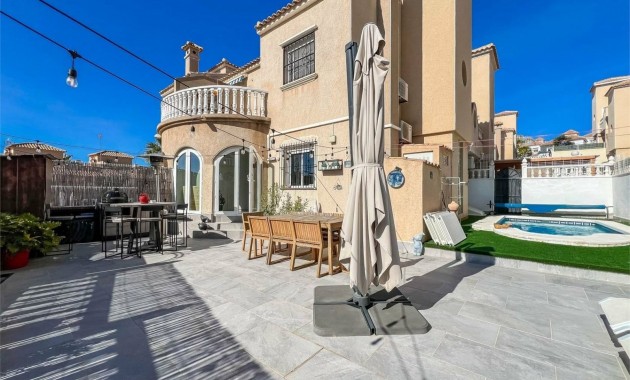Sale - House -
Orihuela Costa - Villamartín