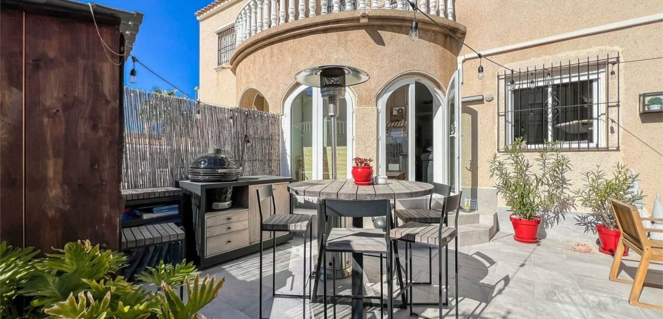 Sale - House -
Orihuela Costa - Villamartín