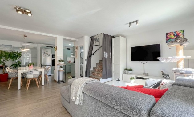 Sale - House -
Orihuela Costa - Villamartín
