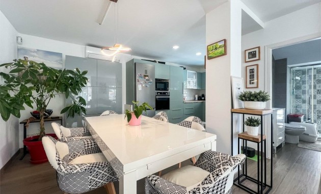 Sale - House -
Orihuela Costa - Villamartín