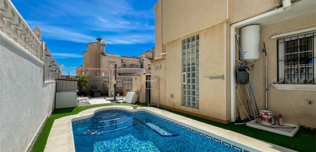 Sale - House -
Orihuela Costa - Villamartín