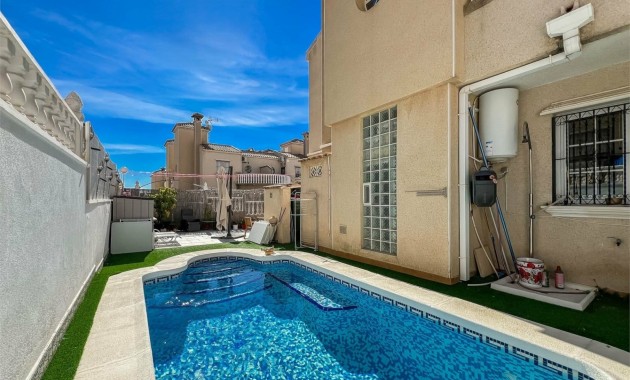 Sale - House -
Orihuela Costa - Villamartín