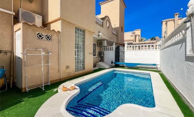 Sale - House -
Orihuela Costa - Villamartín