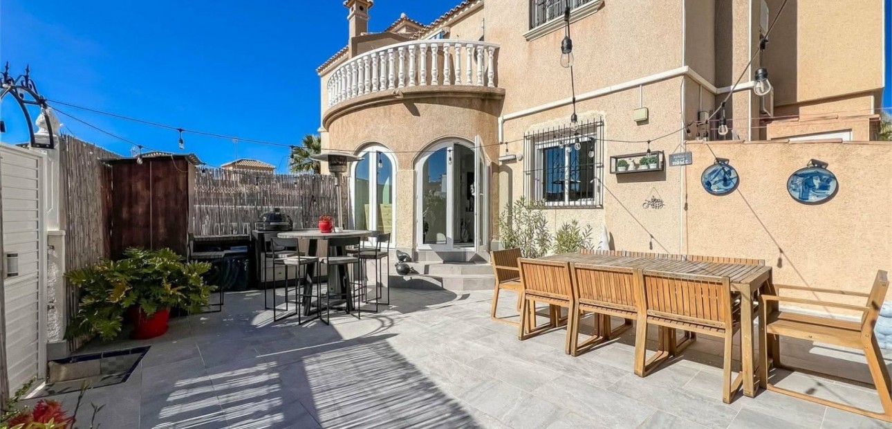 Sale - House -
Orihuela Costa - Villamartín