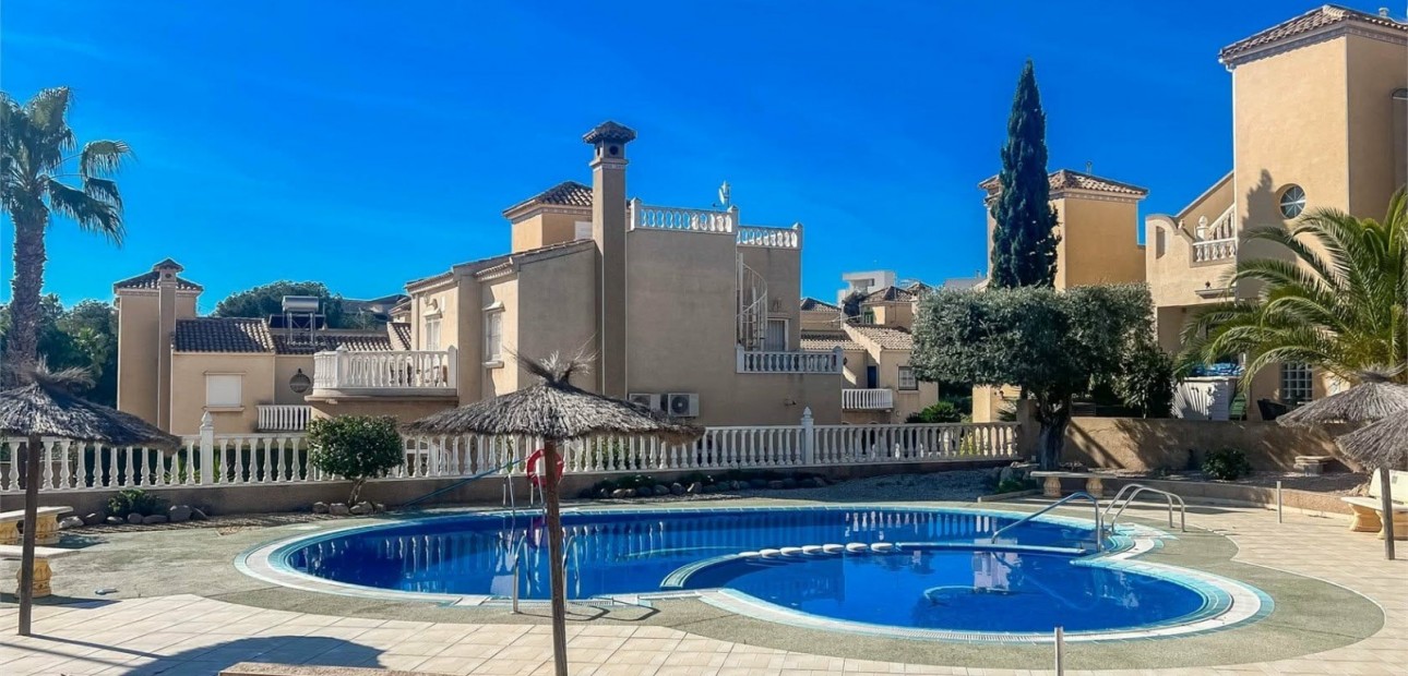 Sale - House -
Orihuela Costa - Villamartín
