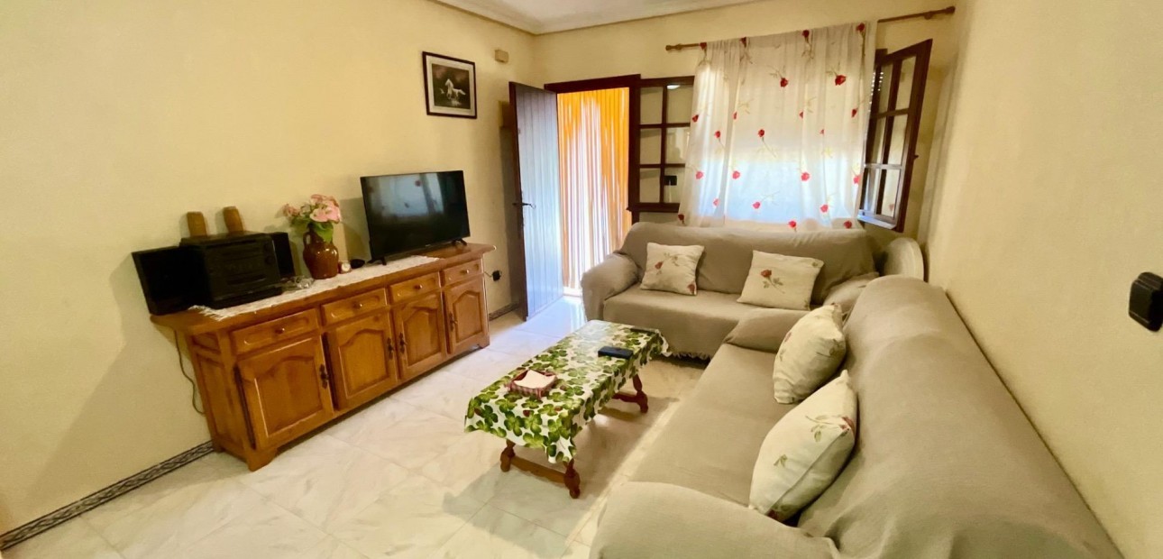 Sale - Bungalow -
Torrevieja - La Mata