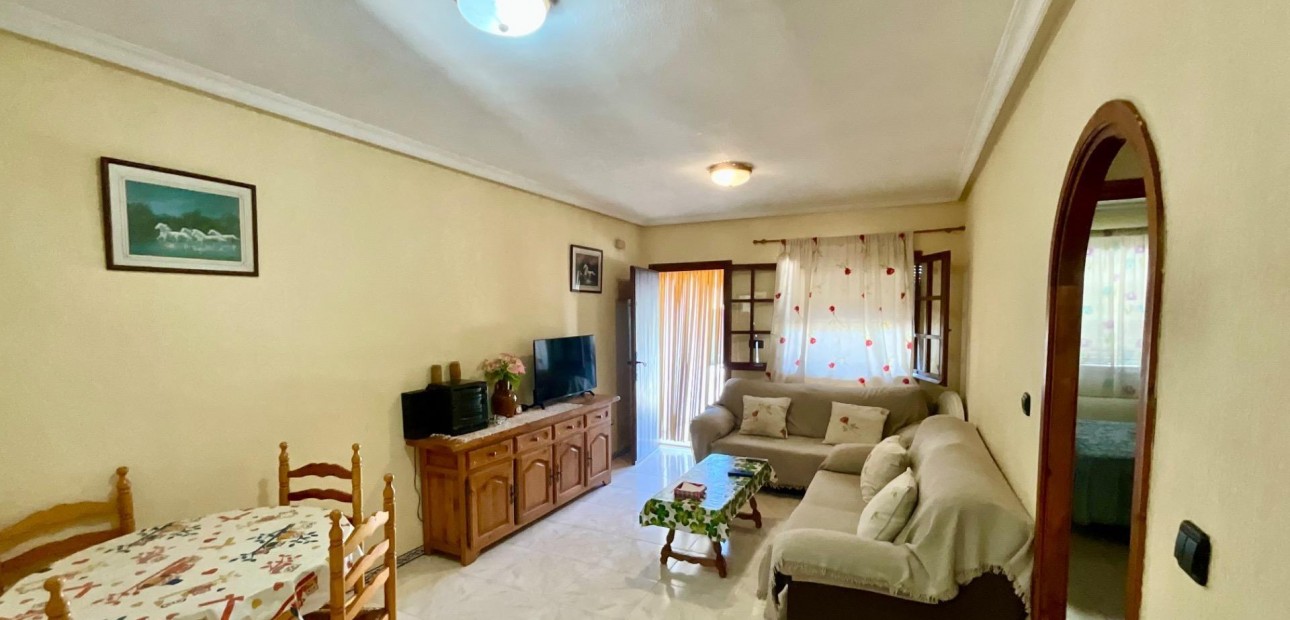Sale - Bungalow -
Torrevieja - La Mata