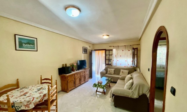 Sale - Bungalow -
Torrevieja - La Mata