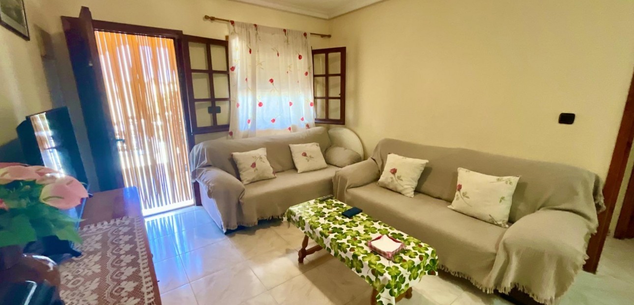 Sale - Bungalow -
Torrevieja - La Mata