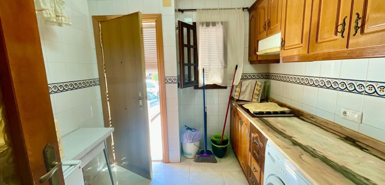 Sale - Bungalow -
Torrevieja - La Mata
