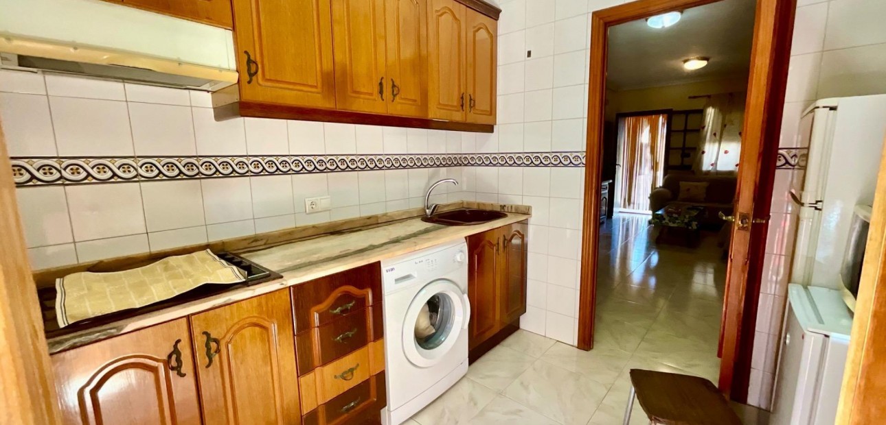 Sale - Bungalow -
Torrevieja - La Mata