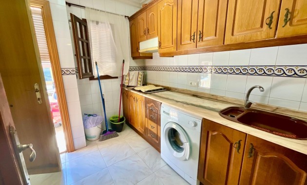 Sale - Bungalow -
Torrevieja - La Mata