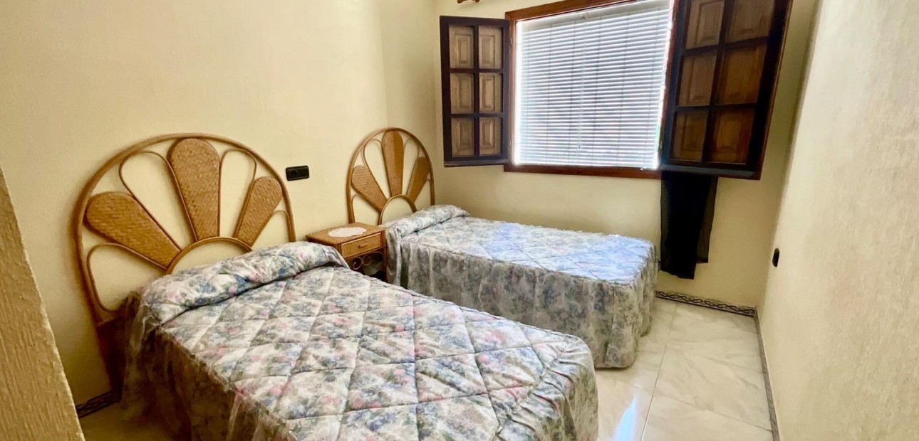 Sale - Bungalow -
Torrevieja - La Mata
