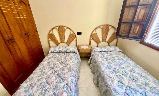 Sale - Bungalow -
Torrevieja - La Mata