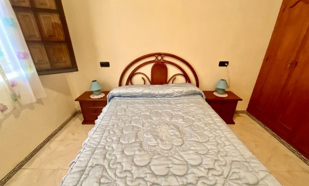 Sale - Bungalow -
Torrevieja - La Mata