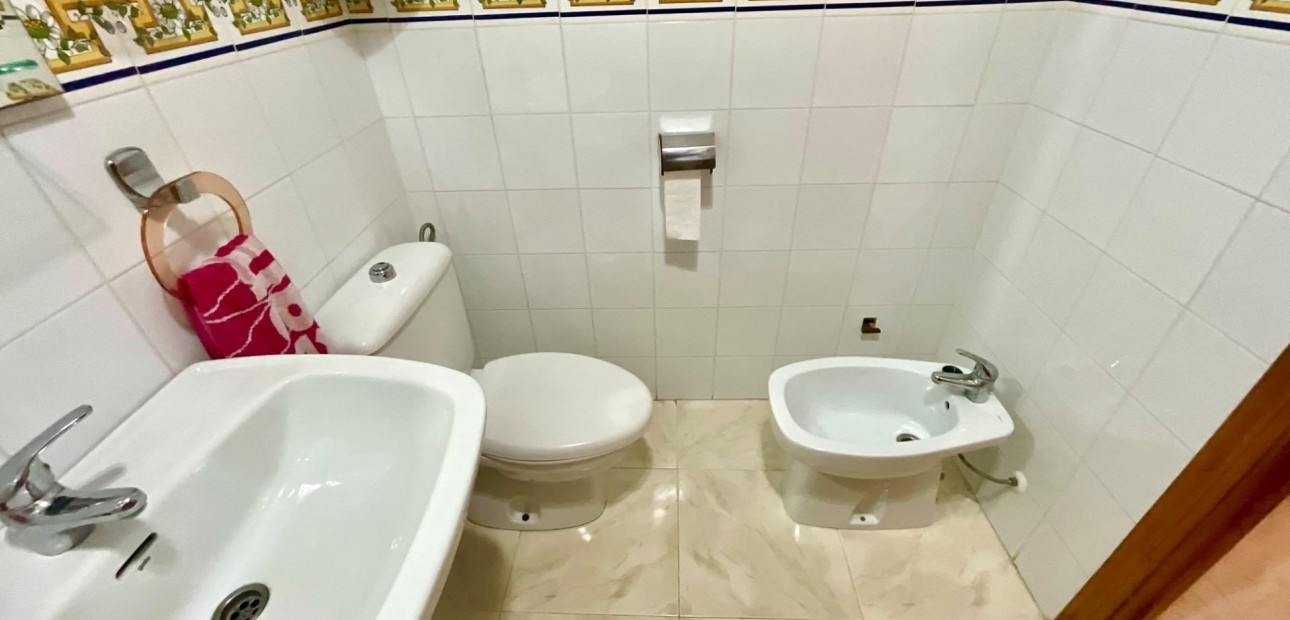 Sale - Bungalow -
Torrevieja - La Mata