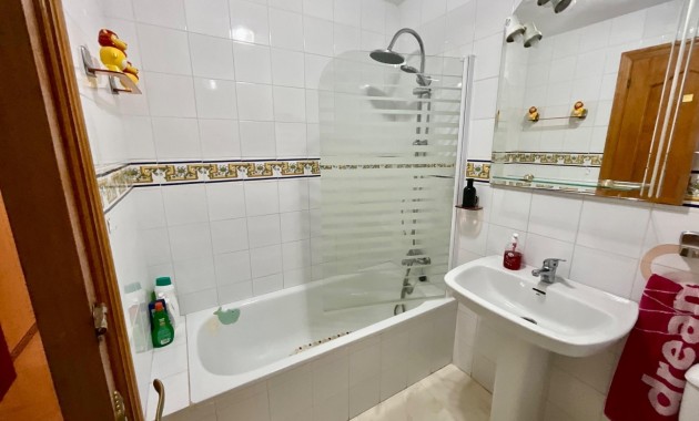 Sale - Bungalow -
Torrevieja - La Mata