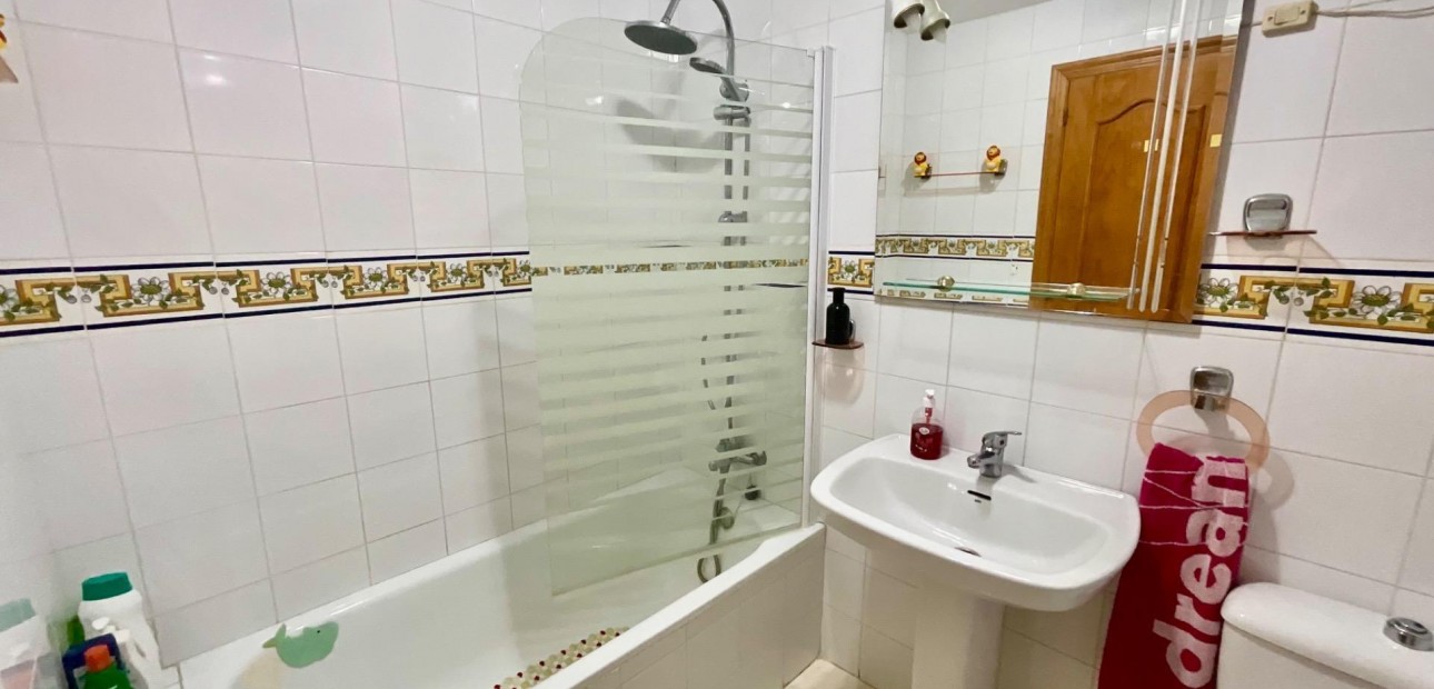 Sale - Bungalow -
Torrevieja - La Mata