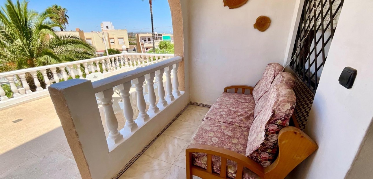 Sale - Bungalow -
Torrevieja - La Mata