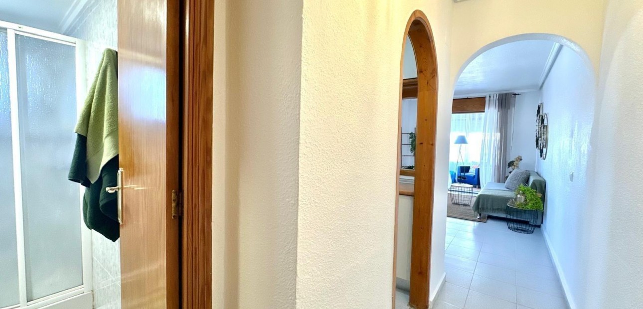 Sale - Apartment / flat -
Torrevieja - La Siesta - El Salado - Torreta