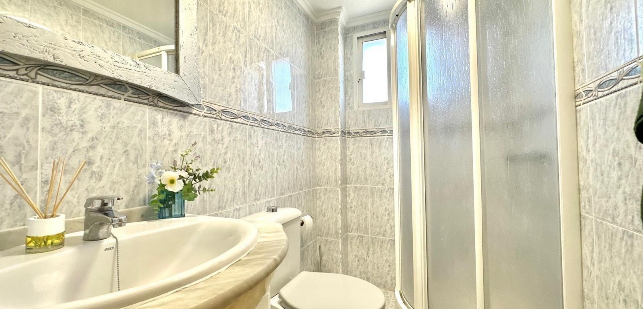 Sale - Apartment / flat -
Torrevieja - La Siesta - El Salado - Torreta