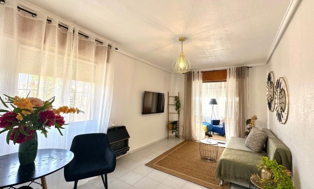 Sale - Apartment / flat -
Torrevieja - La Siesta - El Salado - Torreta