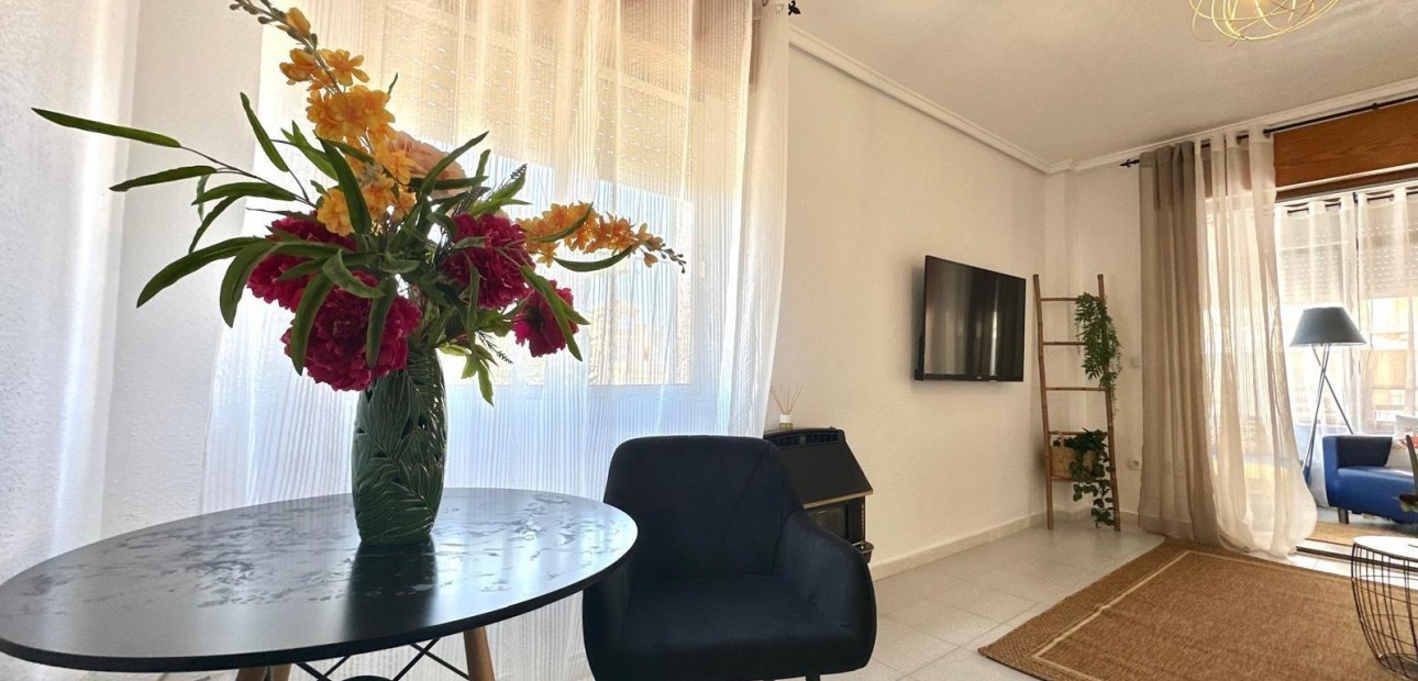 Sale - Apartment / flat -
Torrevieja - La Siesta - El Salado - Torreta