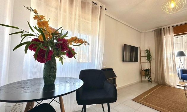 Sale - Apartment / flat -
Torrevieja - La Siesta - El Salado - Torreta