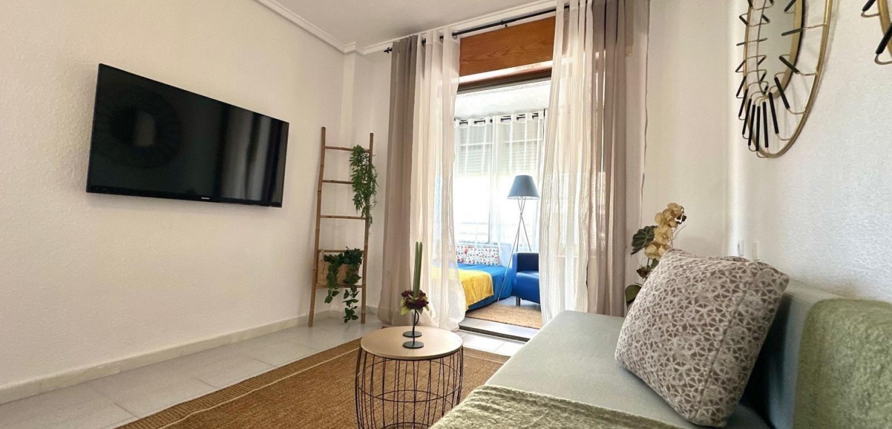 Sale - Apartment / flat -
Torrevieja - La Siesta - El Salado - Torreta