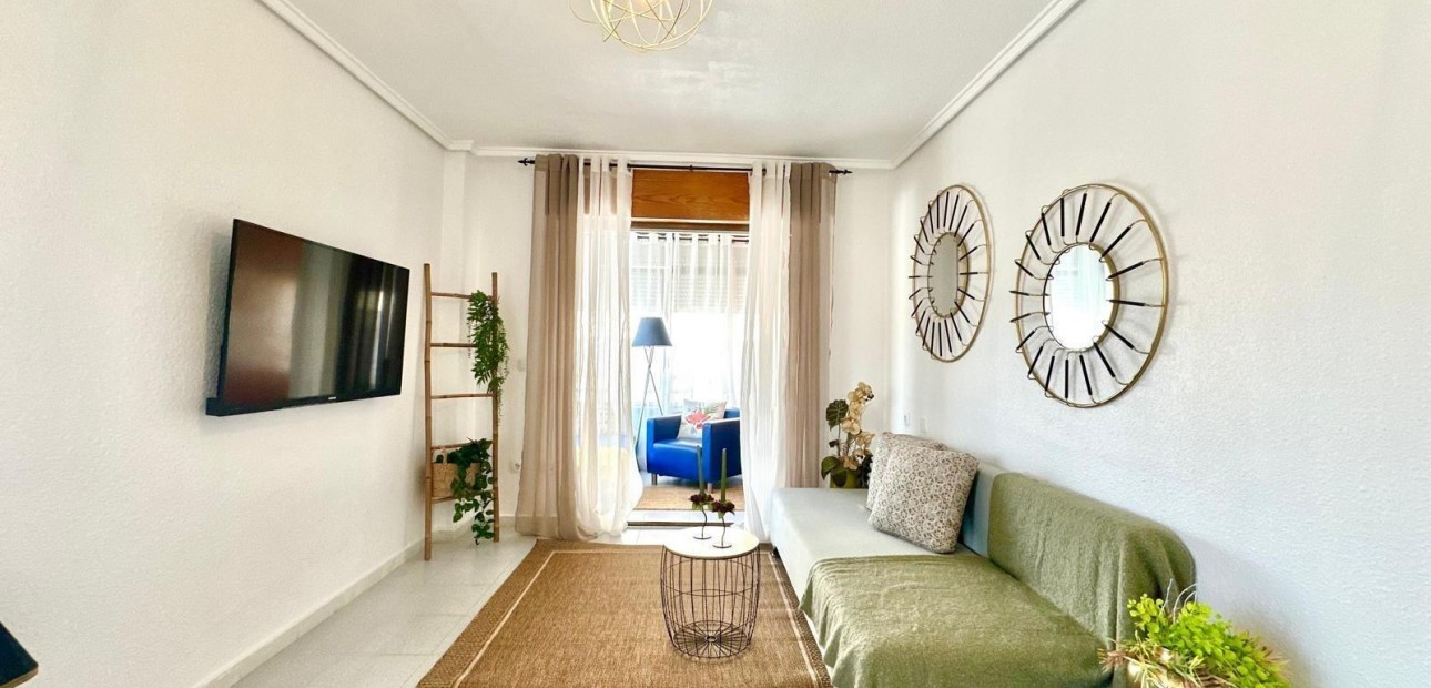 Sale - Apartment / flat -
Torrevieja - La Siesta - El Salado - Torreta