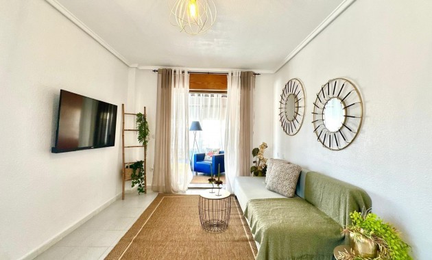 Sale - Apartment / flat -
Torrevieja - La Siesta - El Salado - Torreta