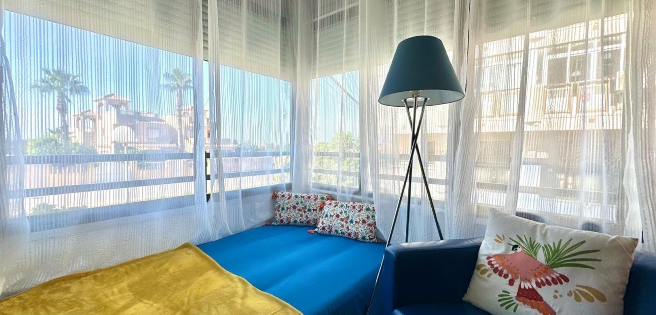 Sale - Apartment / flat -
Torrevieja - La Siesta - El Salado - Torreta