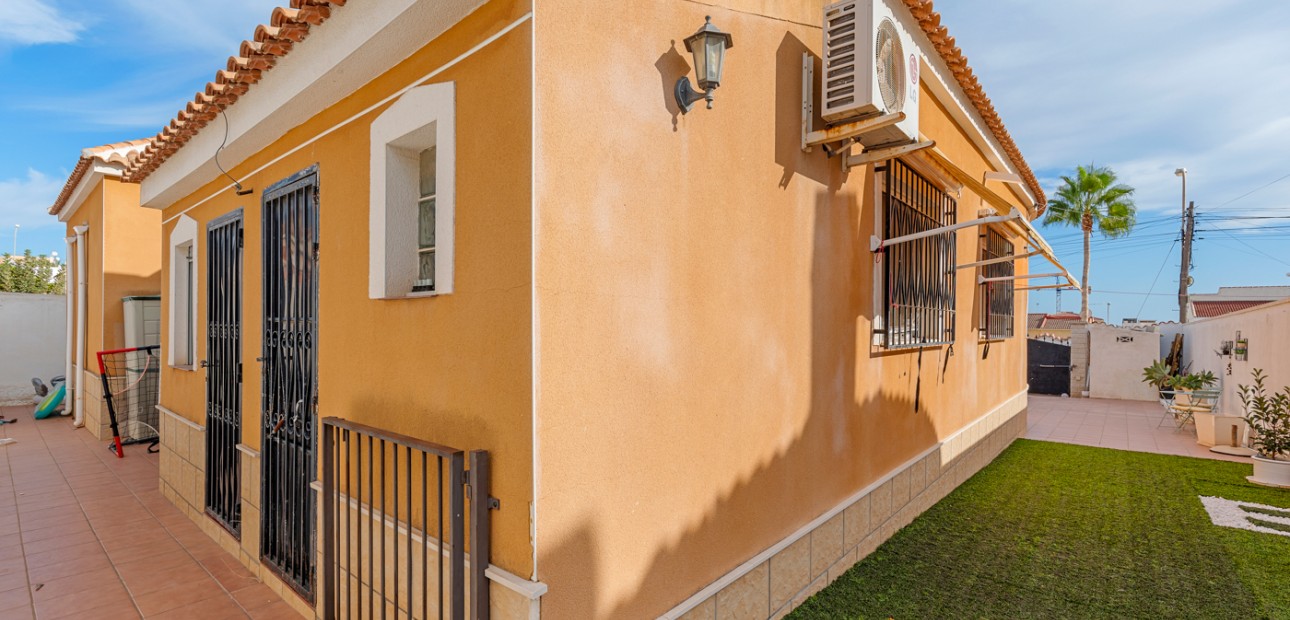 Sale - Detached Villa -
Ciudad Quesada - Ciudad Quesada - Town
