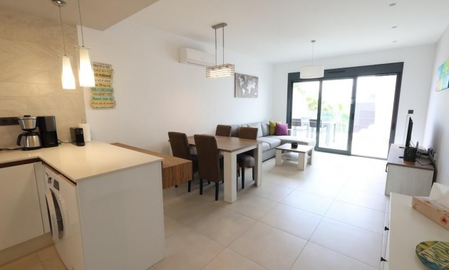 Sale - Bungalow -
Guardamar del Segura - EL RASO