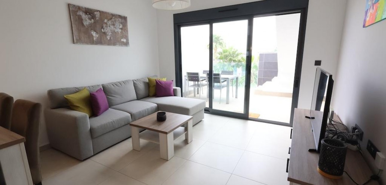 Sale - Bungalow -
Guardamar del Segura - EL RASO