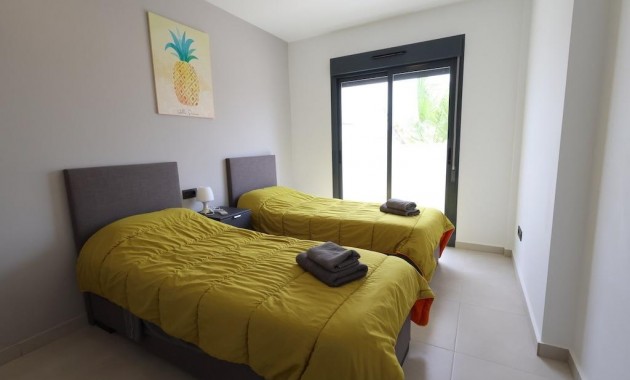 Sale - Bungalow -
Guardamar del Segura - EL RASO