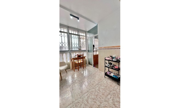 Venta - Apartamento / piso -
Torrevieja - Estacion de autobuses