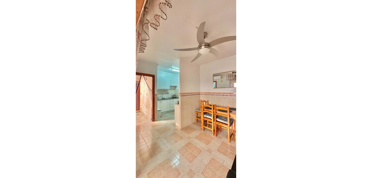 Venta - Apartamento / piso -
Torrevieja - Estacion de autobuses