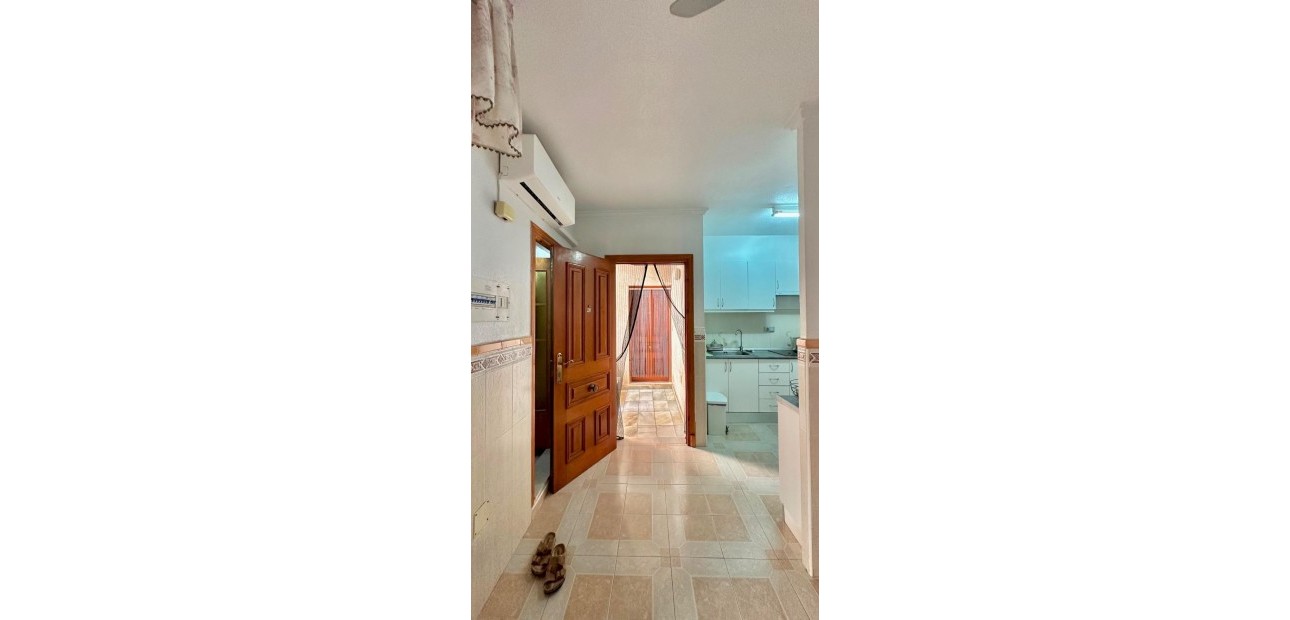 Venta - Apartamento / piso -
Torrevieja - Estacion de autobuses