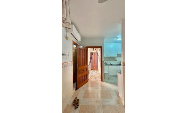 Venta - Apartamento / piso -
Torrevieja - Estacion de autobuses
