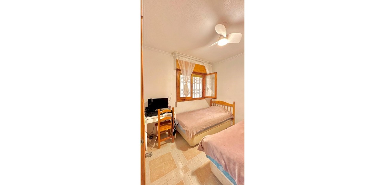 Venta - Apartamento / piso -
Torrevieja - Estacion de autobuses