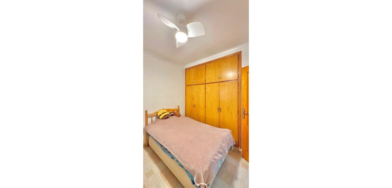 Venta - Apartamento / piso -
Torrevieja - Estacion de autobuses