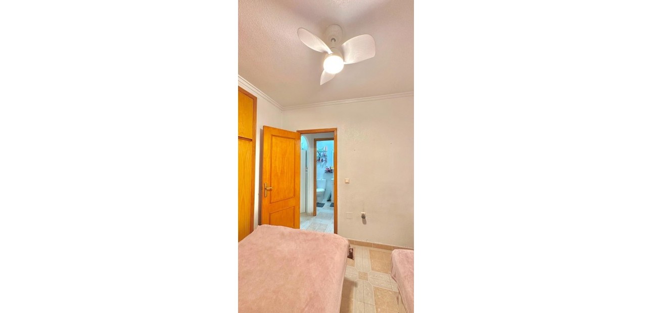 Venta - Apartamento / piso -
Torrevieja - Estacion de autobuses